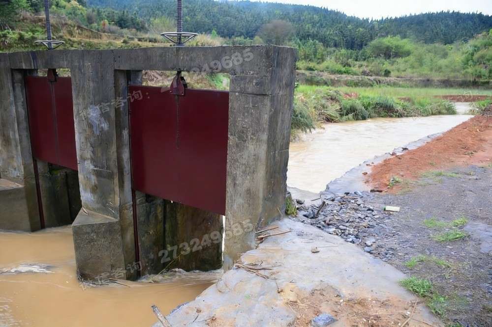 汉滨浑水渠道铸铁闸门