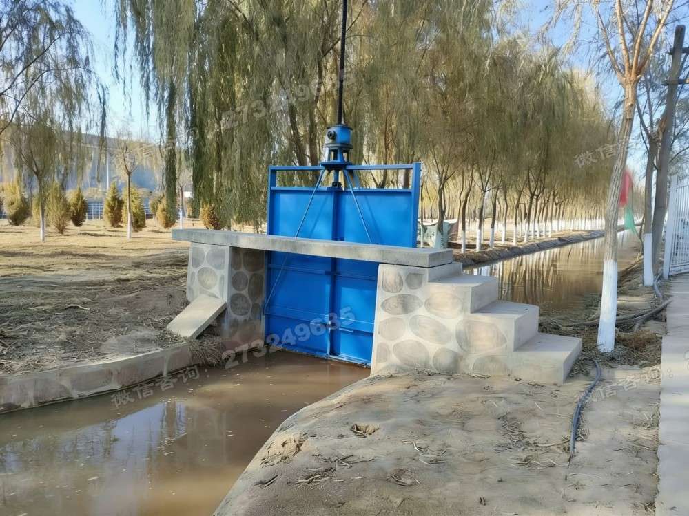 大名景观渠道蓝色闸门