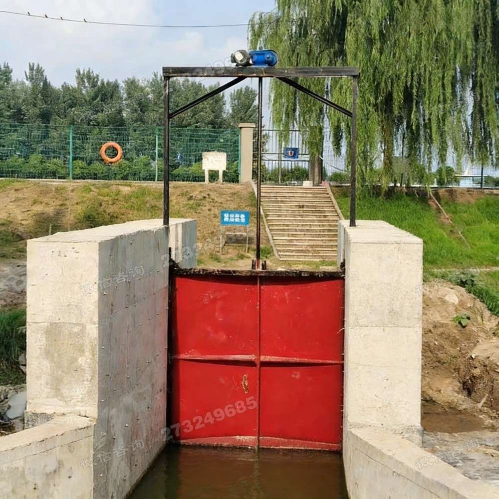 滴道河畔双门铸铁闸门