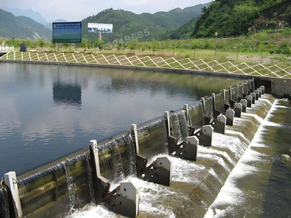 陇南阶梯式液压钢坝